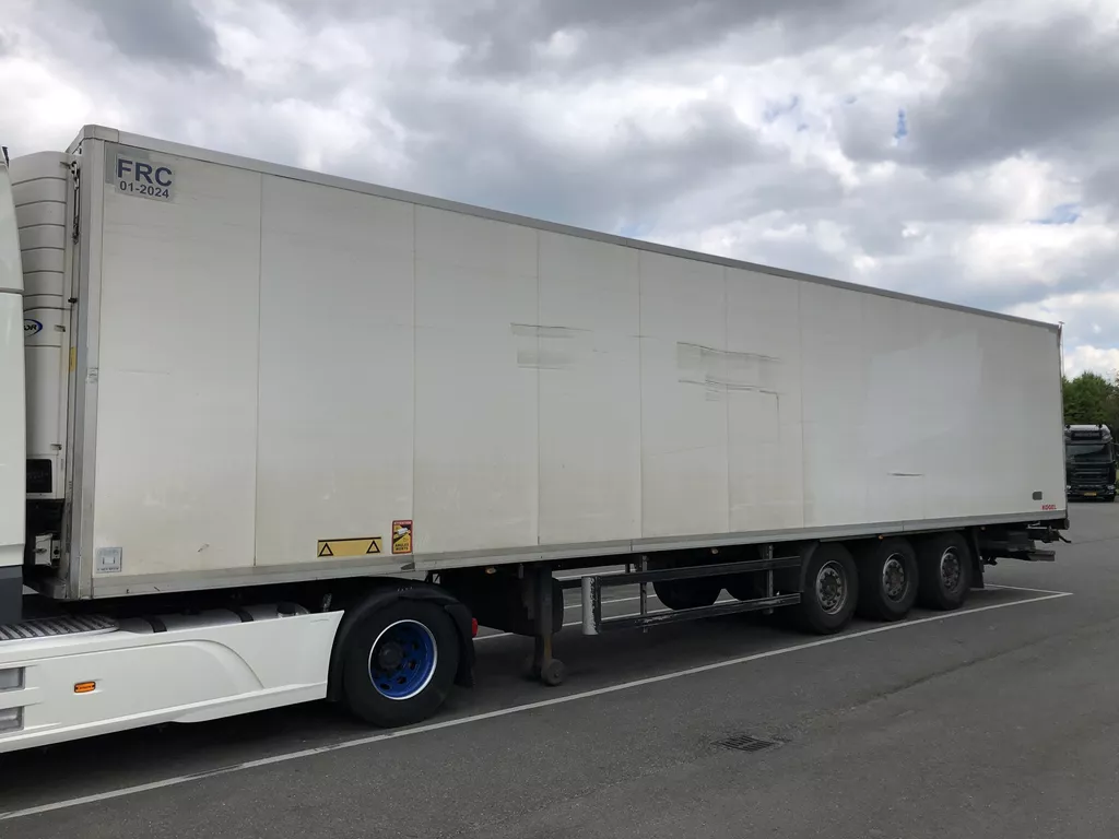 K&ouml;gel Kuhlauflieger mit Carrier