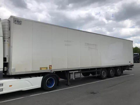 K&ouml;gel Kuhlauflieger mit Carrier