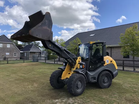 Mecalac AX 700
