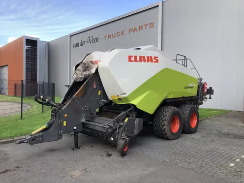 CLAAS Quadrant 3300 RC Balenpress