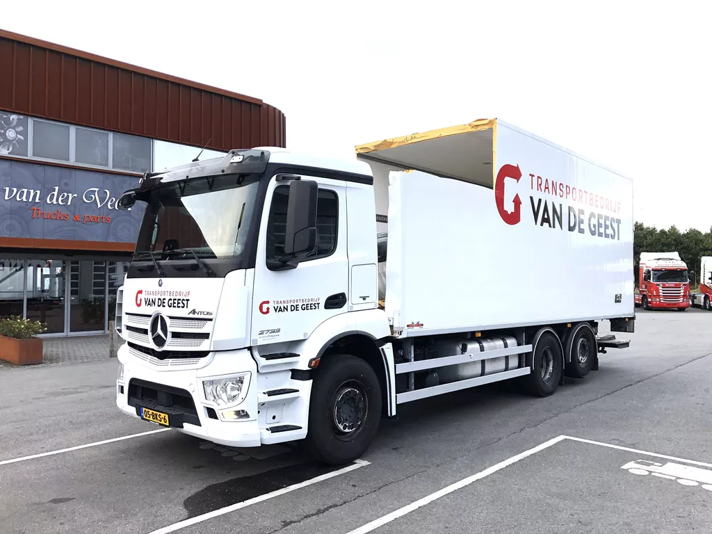 Mercedes-Benz Antos 2733 6x2 Frigo