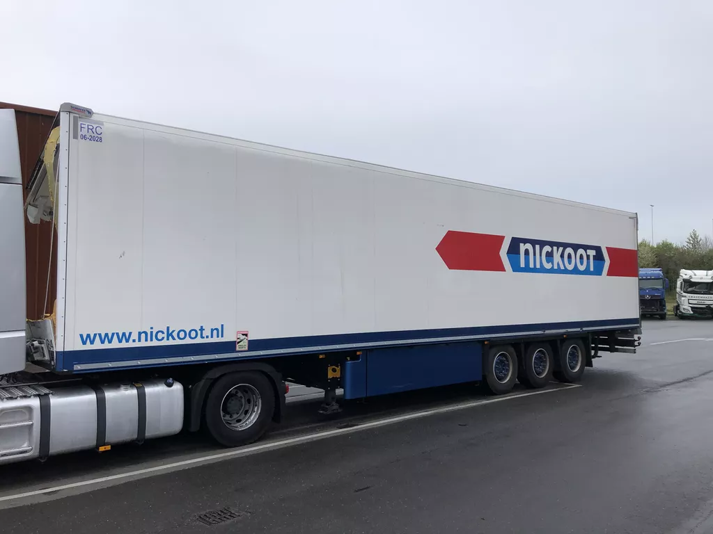 Schmitz Cargobull Koeler mit Carrier Vector HE 19 MT