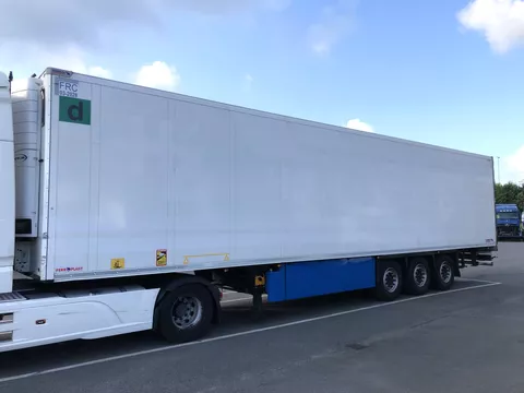 Schmitz Cargobull Kuhlauflieger mit Carrier Vector 1550