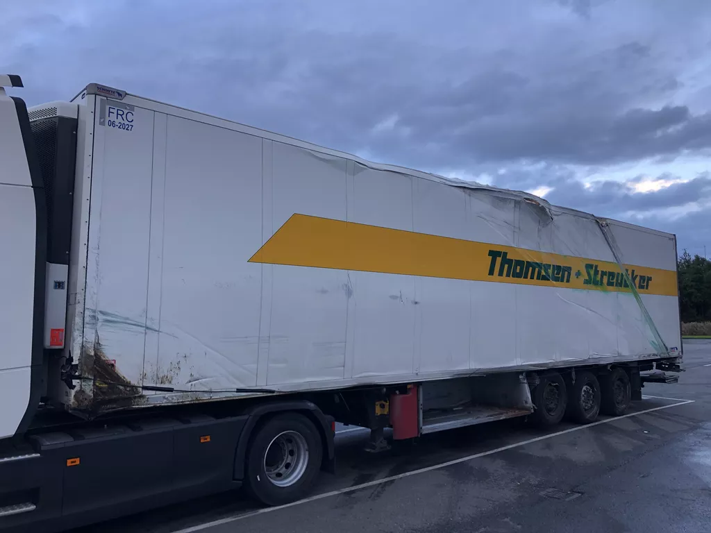 Schmitz Cargobull Kuhlauflieger mit Thermoking SLXi-300